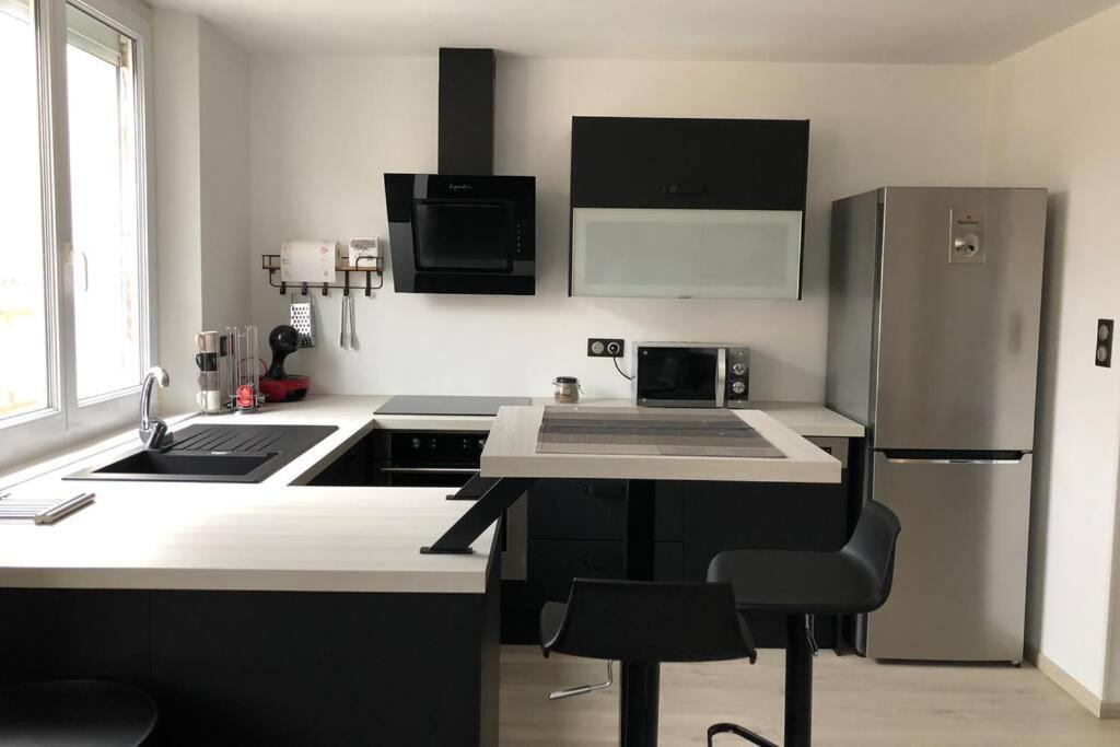 Appartement De Adrien Garage Prive Шарлевиль-Мезьер Экстерьер фото