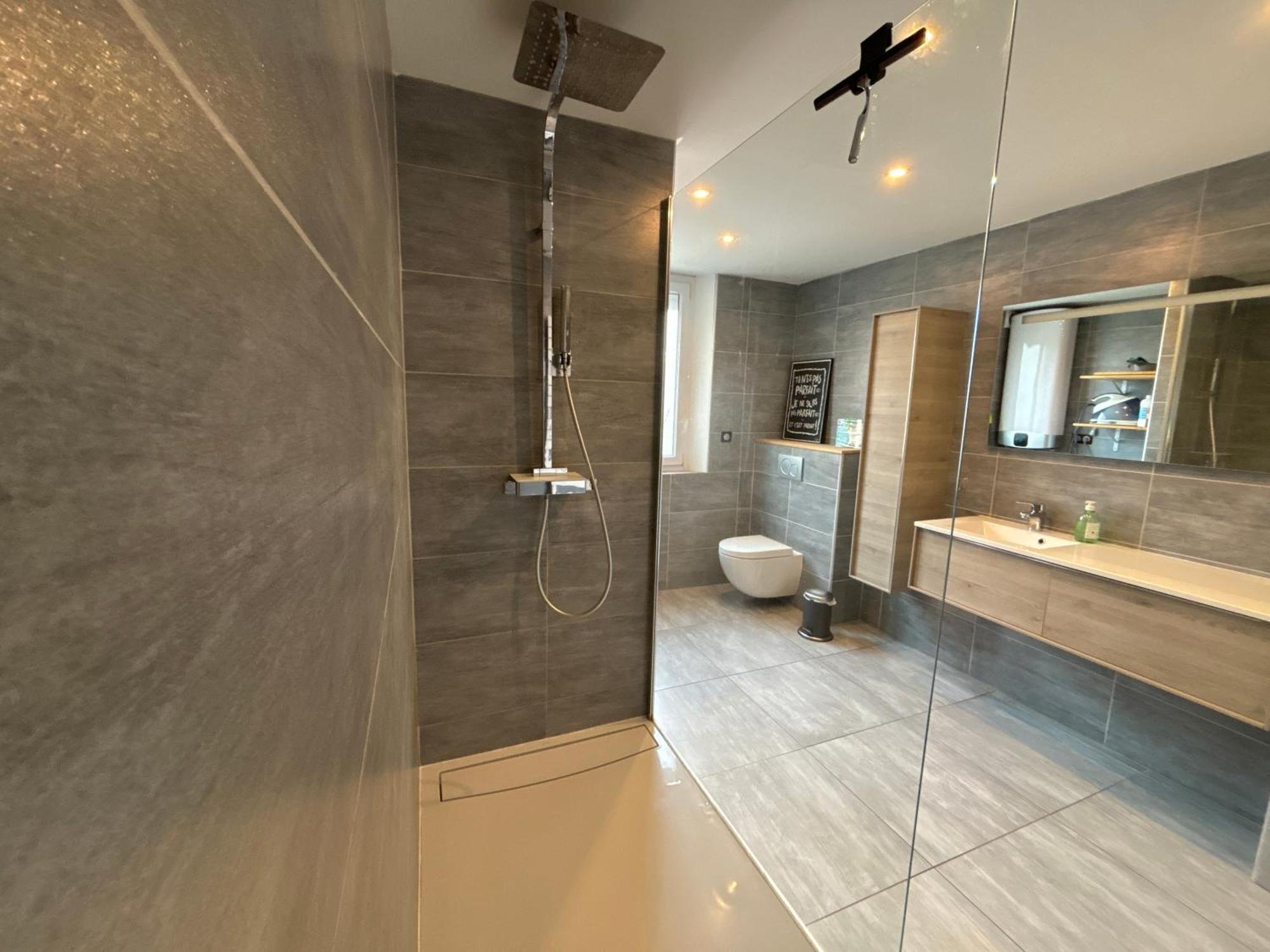 Appartement De Adrien Garage Prive Шарлевиль-Мезьер Экстерьер фото